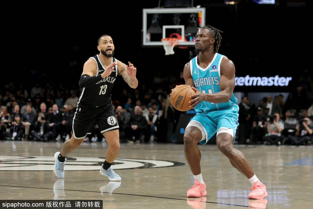 开云官网太狠了！关键时刻巴黎圣日耳曼门线救险夏洛特黄蜂绝杀压哨，毕尔巴鄂竞技转会期官宣签约的简单介绍